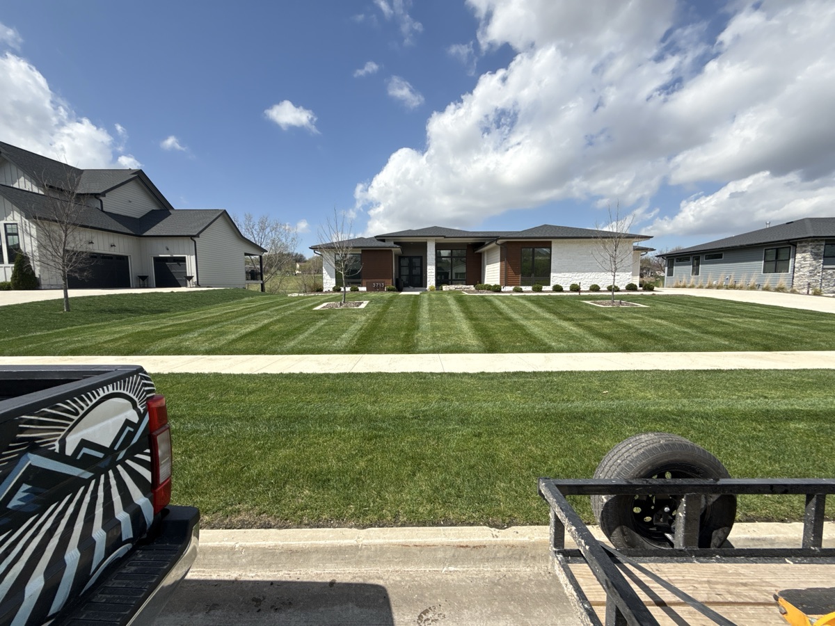 New construction lawn mowing service